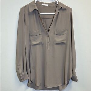Women's Gray Button-Up Blouse